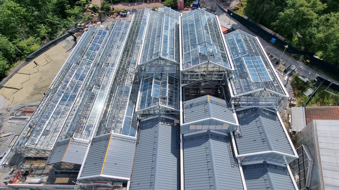 Overview construction glass building Botanical garden
