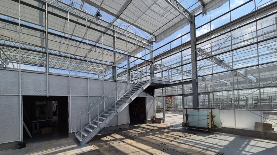 Educational innovative research glass building 6