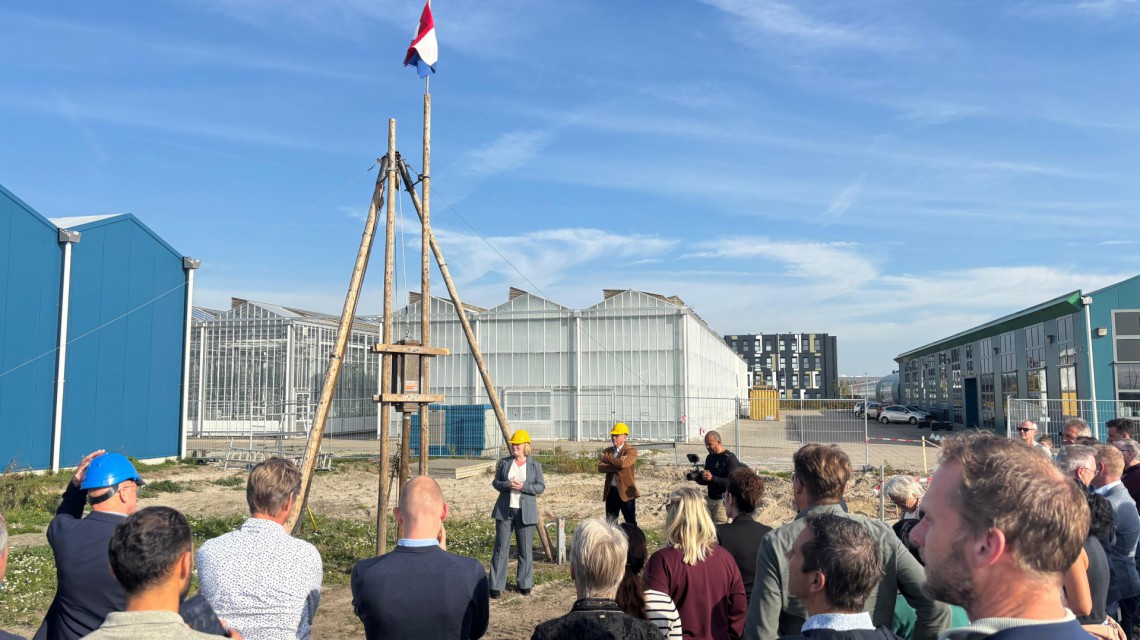 Start building WUR Bleiswijk glass construction 2