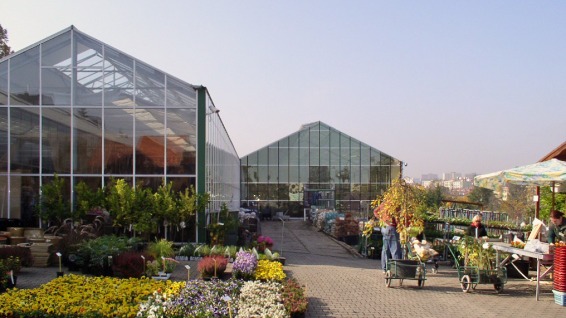 Chladek2 Breedkapper Garden centre Tuincentrum