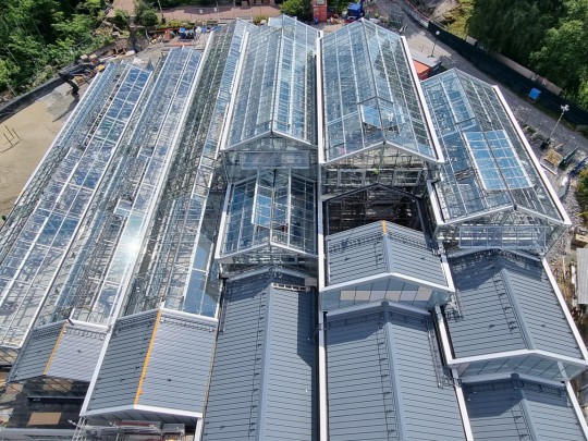 Overview construction glass building Botanical garden