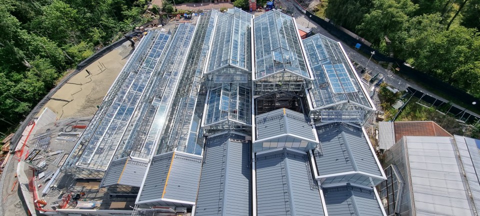 Overview construction glass building Botanical garden